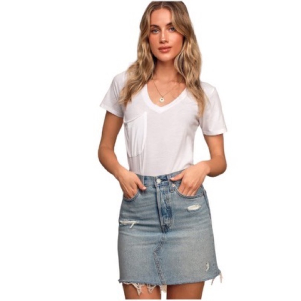 Levi’s high Rise Distressed Denim Mini Skirt size 30